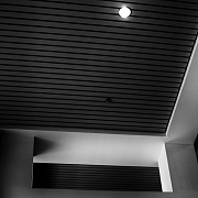 Реечный потолок черный Албес "Немецкий дизайн" AN135/A открытый стык