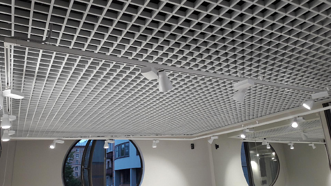 Потолок Грильято белый матовый 100х100 мм
