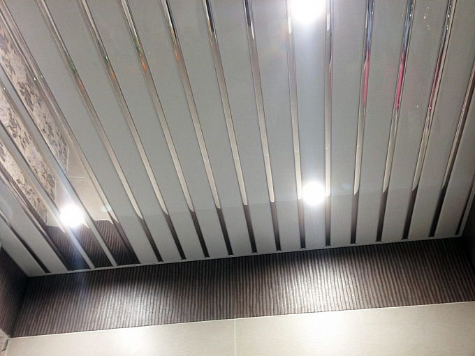 Реечный потолок супер-хром Албес "Немецкий дизайн" AN85/A открытый стык, раскладка супер-хром